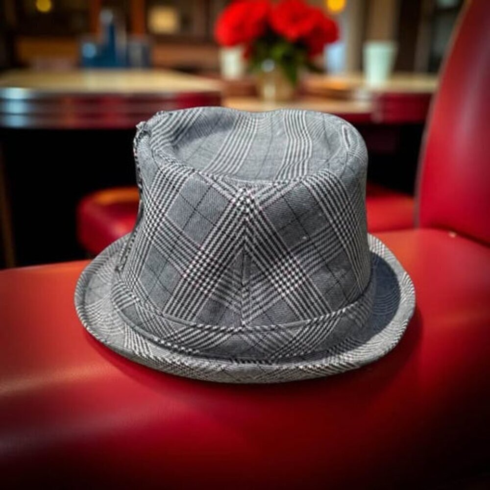CHECKERED WOMENS HAT SIZE L - Picture 2 of 5